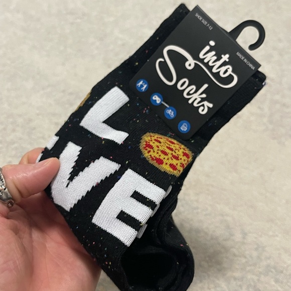 Brand New Unisex One Size Into Socks Spotted LVE Socks In Black With Pizza Print - Picture 4 of 7